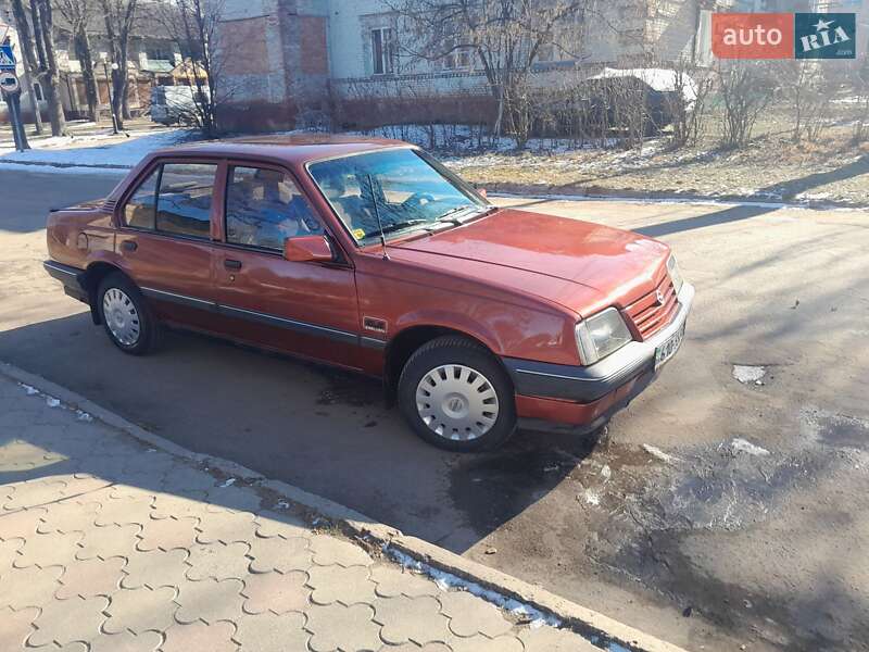 Седан Opel Ascona 1987 в Владимире