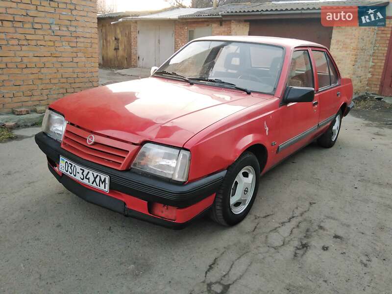 Седан Opel Ascona 1986 в Хмельницком