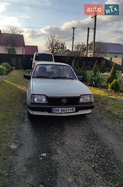 Седан Opel Ascona 1988 в 