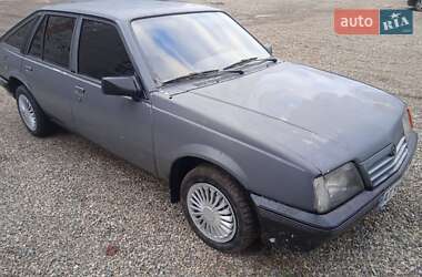 Хэтчбек Opel Ascona 1987 в 