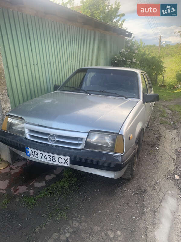 Opel Ascona 1986