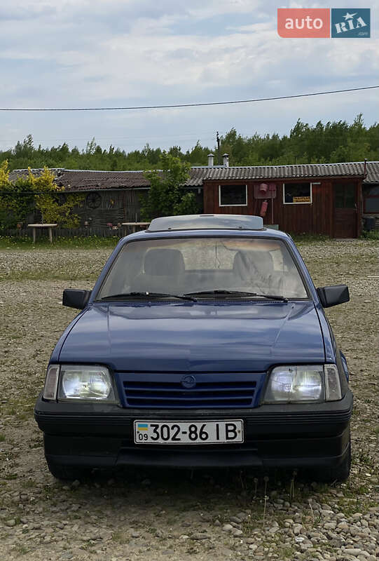Седан Opel Ascona 1987 в Івано-Франківську