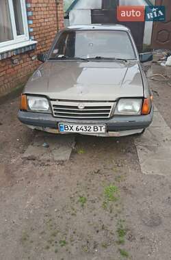 Хэтчбек Opel Ascona 1987 в 