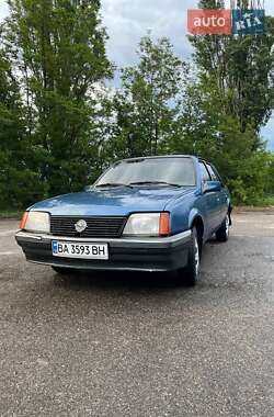 Хэтчбек Opel Ascona 1988 в 