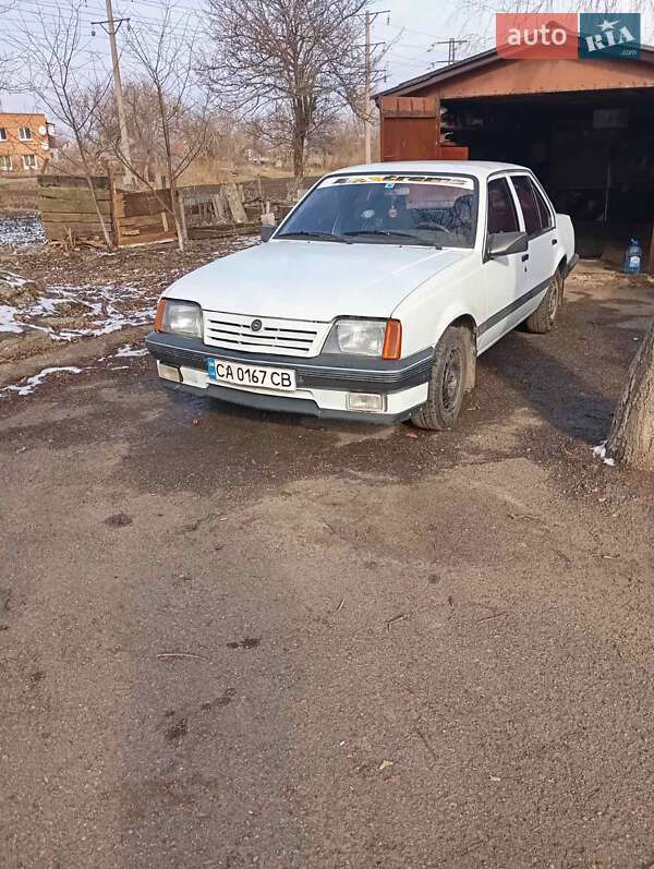 Седан Opel Ascona 1987 в 