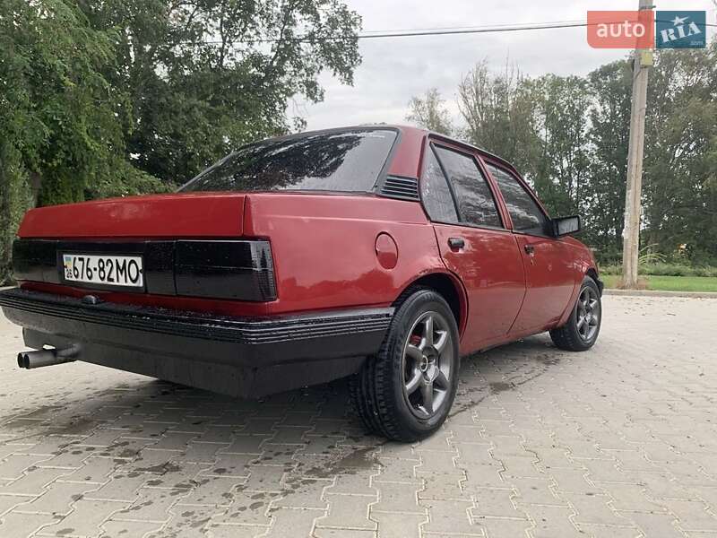 Седан Opel Ascona 1988 в 
