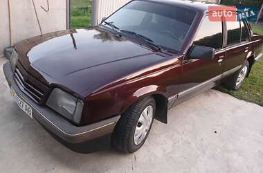 Седан Opel Ascona 1987 в Монастыриске