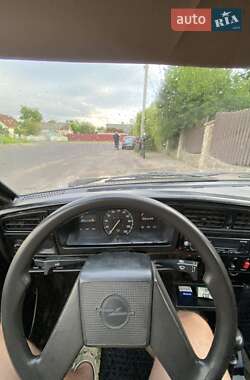 Седан Opel Ascona 1986 в 