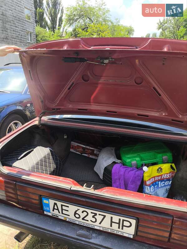 Седан Opel Ascona 1987 в Киеве