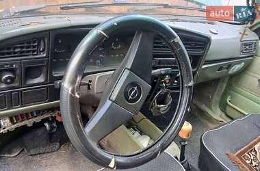 Седан Opel Ascona 1983 в Ужгороде