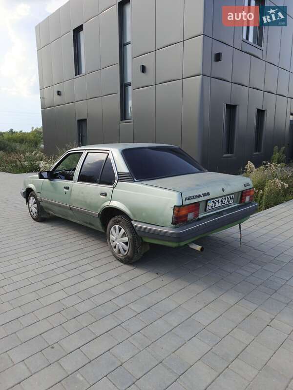 Седан Opel Ascona 1981 в Хмельницькому