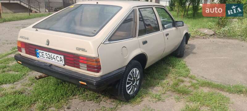 Хэтчбек Opel Ascona 1986 в 