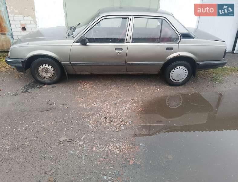 Седан Opel Ascona 1982 в Звягеле фото Седан Opel Ascona 1982 в Звягеле