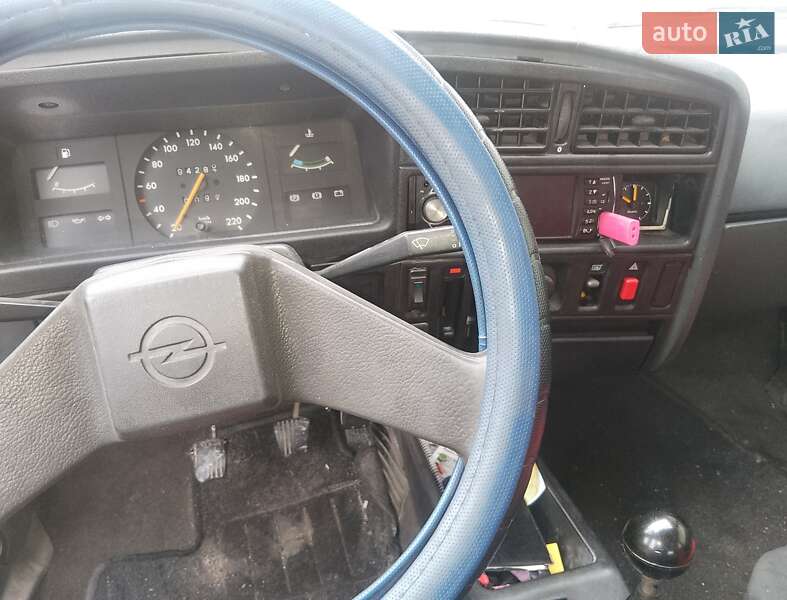 Седан Opel Ascona 1982 в Звягеле фото 2 Седан Opel Ascona 1982 в Звягеле