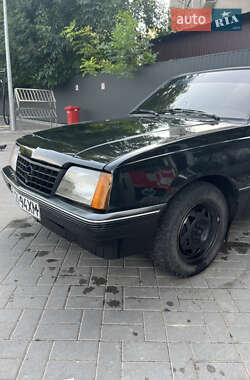 Хэтчбек Opel Ascona 1986 в 