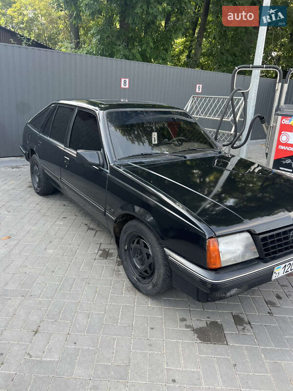 Хэтчбек Opel Ascona 1986 в Хмельницком