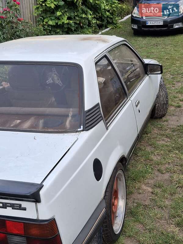 Купе Opel Ascona 1983 в Городище