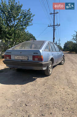 Хэтчбек Opel Ascona 1983 в 