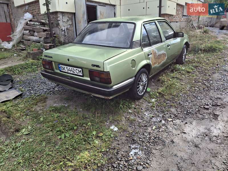 Седан Opel Ascona 1984 в Ровно
