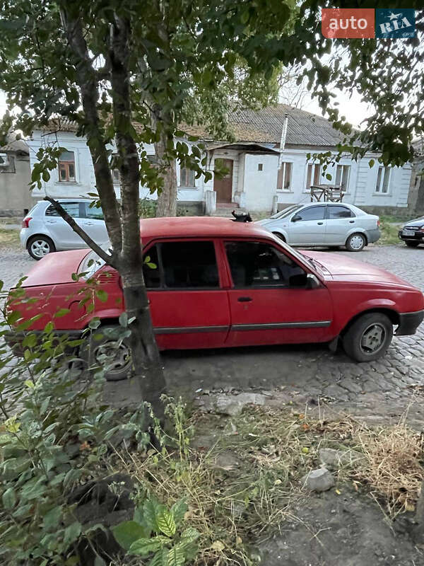 Седан Opel Ascona 1987 в Николаевском
