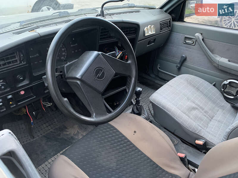 Седан Opel Ascona 1986 в Монастириській фото 6 Седан Opel Ascona 1986 в Монастириській