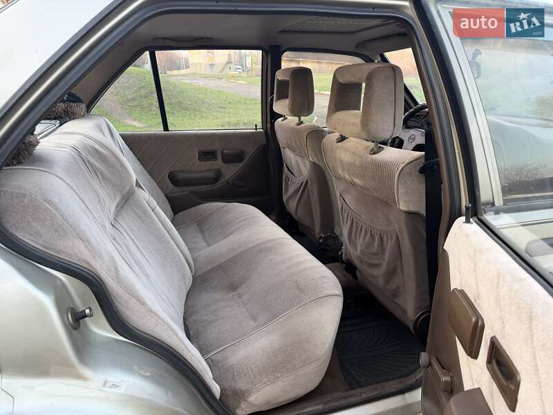 Седан Opel Ascona 1988 в Кам'янському