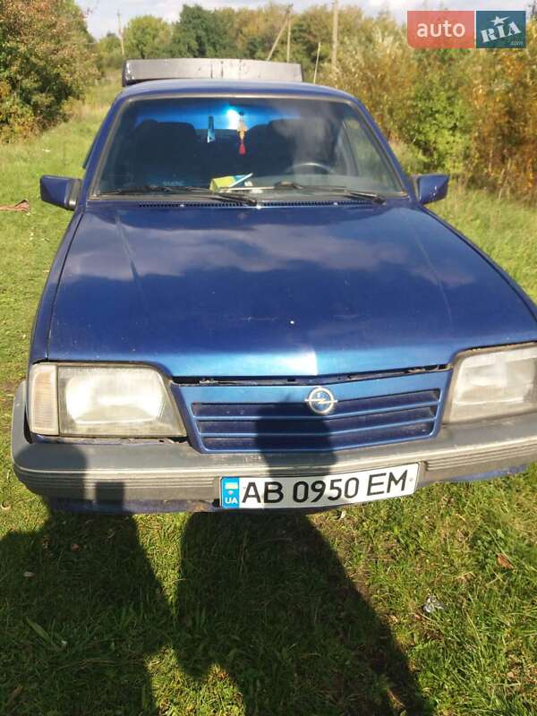 Седан Opel Ascona 1988 в Виннице