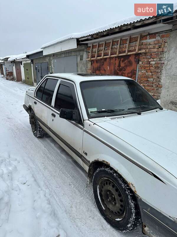Седан Opel Ascona 1988 в Ивано-Франковске