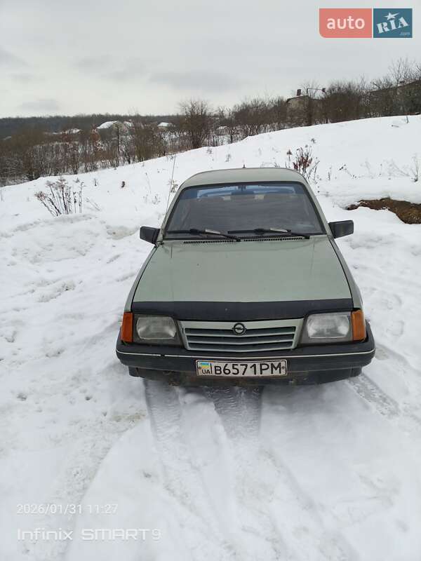 Седан Opel Ascona 1982 в Ніжині