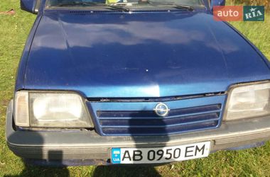 Седан Opel Ascona 1988 в Виннице