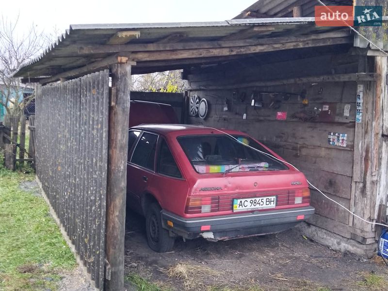 Хэтчбек Opel Ascona 1984 в Прилесном