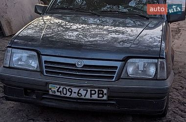 Седан Opel Ascona 1987 в Луцке