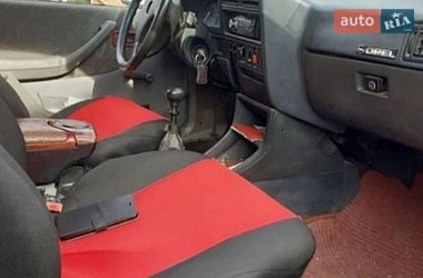 Седан Opel Ascona 1986 в Гусятині