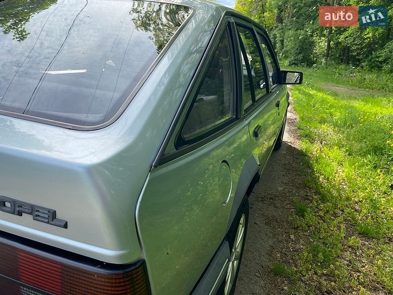 Хэтчбек Opel Ascona 1987 в Житомире
