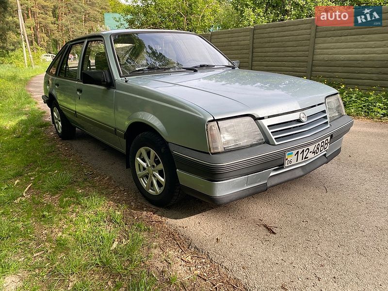 Хэтчбек Opel Ascona 1987 в Житомире