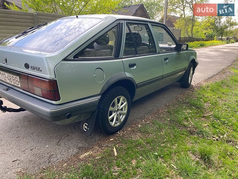Хэтчбек Opel Ascona 1987 в Житомире