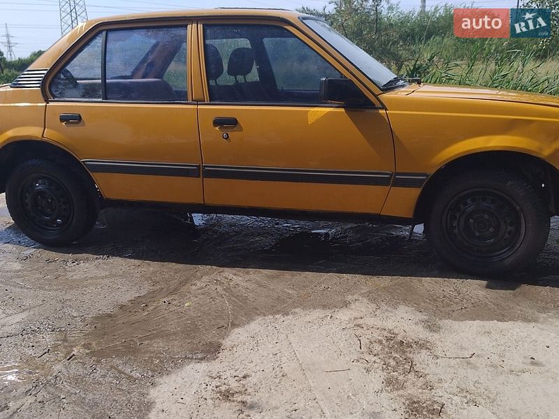 Седан Opel Ascona 1986 в Добротворе