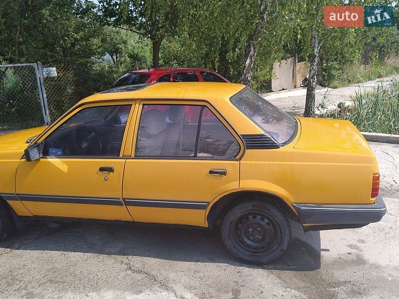 Седан Opel Ascona 1986 в Добротворе