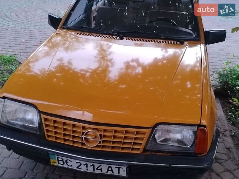 Седан Opel Ascona 1986 в Добротворе
