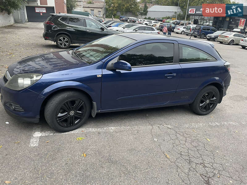 Хэтчбек Opel Astra GTC 2008 в 
