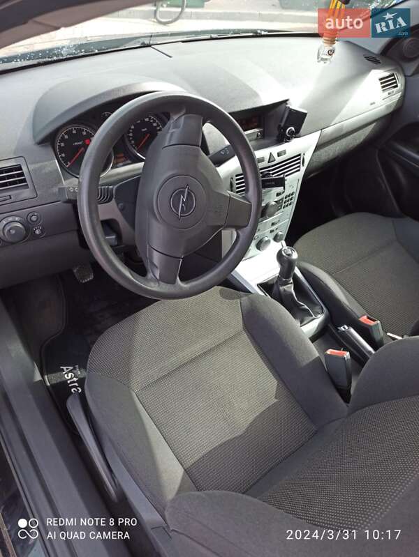 Хетчбек Opel Astra GTC 2009 в Стрию