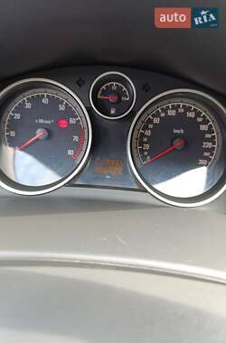 Хэтчбек Opel Astra GTC 2005 в 