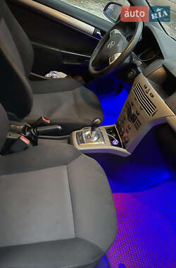 Хетчбек Opel Astra GTC 2007 в 