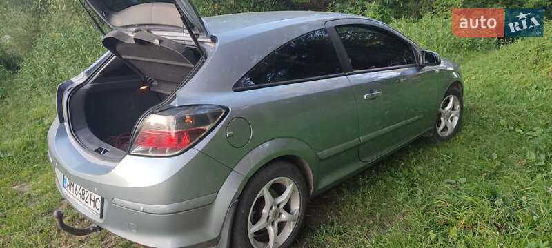 Хэтчбек Opel Astra GTC 2006 в Звягеле