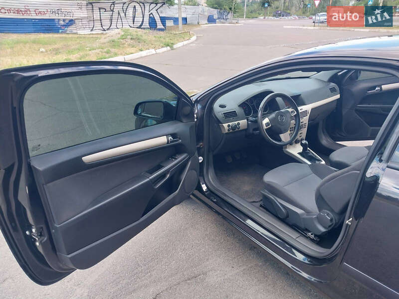 Хетчбек Opel Astra GTC 2008 в Кривому Розі