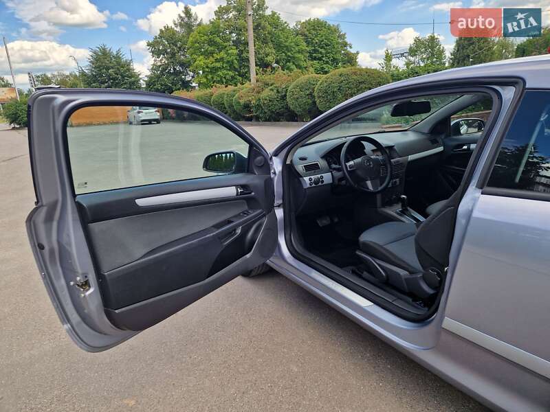 Хетчбек Opel Astra GTC 2006 в Тернополі