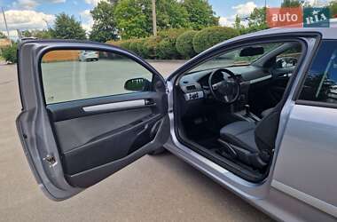 Хэтчбек Opel Astra GTC 2006 в 