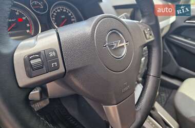 Хэтчбек Opel Astra GTC 2006 в 