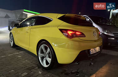 Хетчбек Opel Astra GTC 2012 в Чернівцях