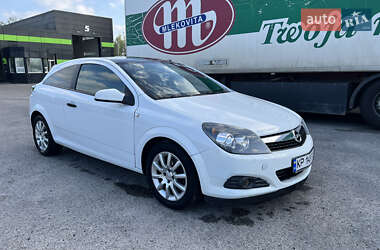 Хэтчбек Opel Astra GTC 2009 в 